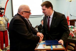 Jerzy Hoffman honorowym obywatelem Chęcin