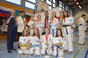 Sukcesy młodych karateków z Morawicy i Piekoszowa