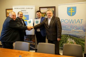 Powiaty kielecki i opatowski wybudują wspólnie drogę