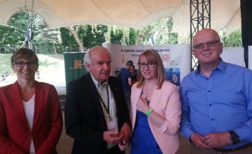 Od prawej: członek Zarządu Powiatu Stefan Bąk, Katarzyna Szczerbowska z biura ds. pilotażu Narodowego Programu Ochrony Zdrowia Psychicznego, Andrzej Cechnicki z Collegium Medicum Uniwersytetu Jagiellońskiego oraz dyrektor Wydziału Zdrowia i Polityki Społecznej Dominika KąsekDominika Kąsek