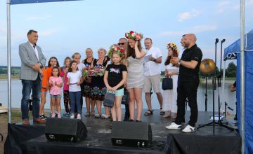 Starosta kielecki Mirosław Gębski uczestniczył w uroczystym otwarciu sezonu letniego nad zalewem Antoniów 