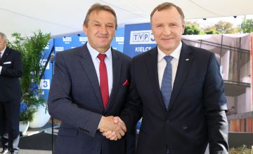 Na zdjęciu Starosta Kielecki Mirosław Gębski i Prezes Zarządu TVP S.A. Jacek Kurski