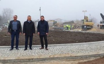 Pierwsze rondo w centrum Chęcin nabiera kształtu