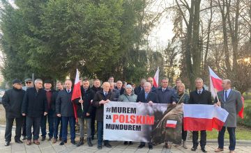Murem za Polskim Mundurem