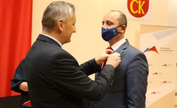 Medalem za Srebrnym za Długoletnią Służbę został odznaczony członek Zarządu Powiatu w Kielcach Mariusz Ściana