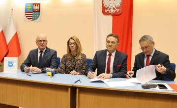 podpisanie umowy  z wojewodą 