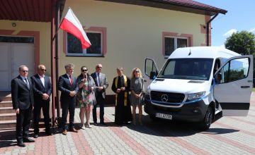 Nowy autobus do przewozu niepełnosprawnych w Fanisławicach