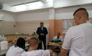 Powiat kształci i wspiera uczniów z powiatu