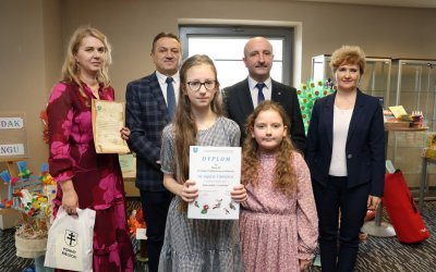 Najmłodsi mieszkańcy powiatu kieleckiego nagrodzeni za ptaka cudaka
