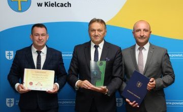 Starosta kielecki Mirosław Gębski z tytułem „Patron Bezpiecznych Dróg 2023”