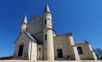 Kościół Parafialny w Daleszycach