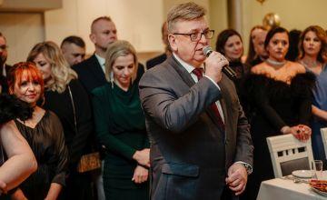 Bal studniówkowy w Powiatowym Zespole Szkół w Łopusznie
