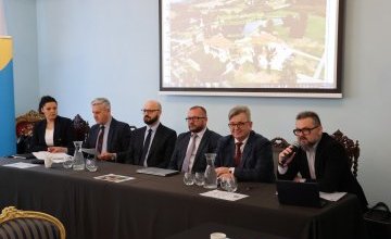 Zebrali się specjaliści z zakresu geodezji i kartografii