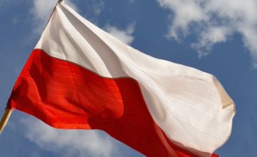 Biało-czerwona na morzu, w górach i na księżycu!