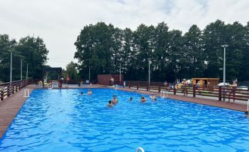 Łopuszno basen