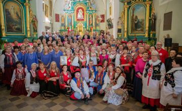 Koncert Pieśni Maryjnych w kościele parafialnym w Brzezinach