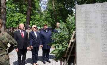 Obchody Narodowego Dnia Zwycięstwa na Cmentarzu Wojsk Polskich w Kielcach