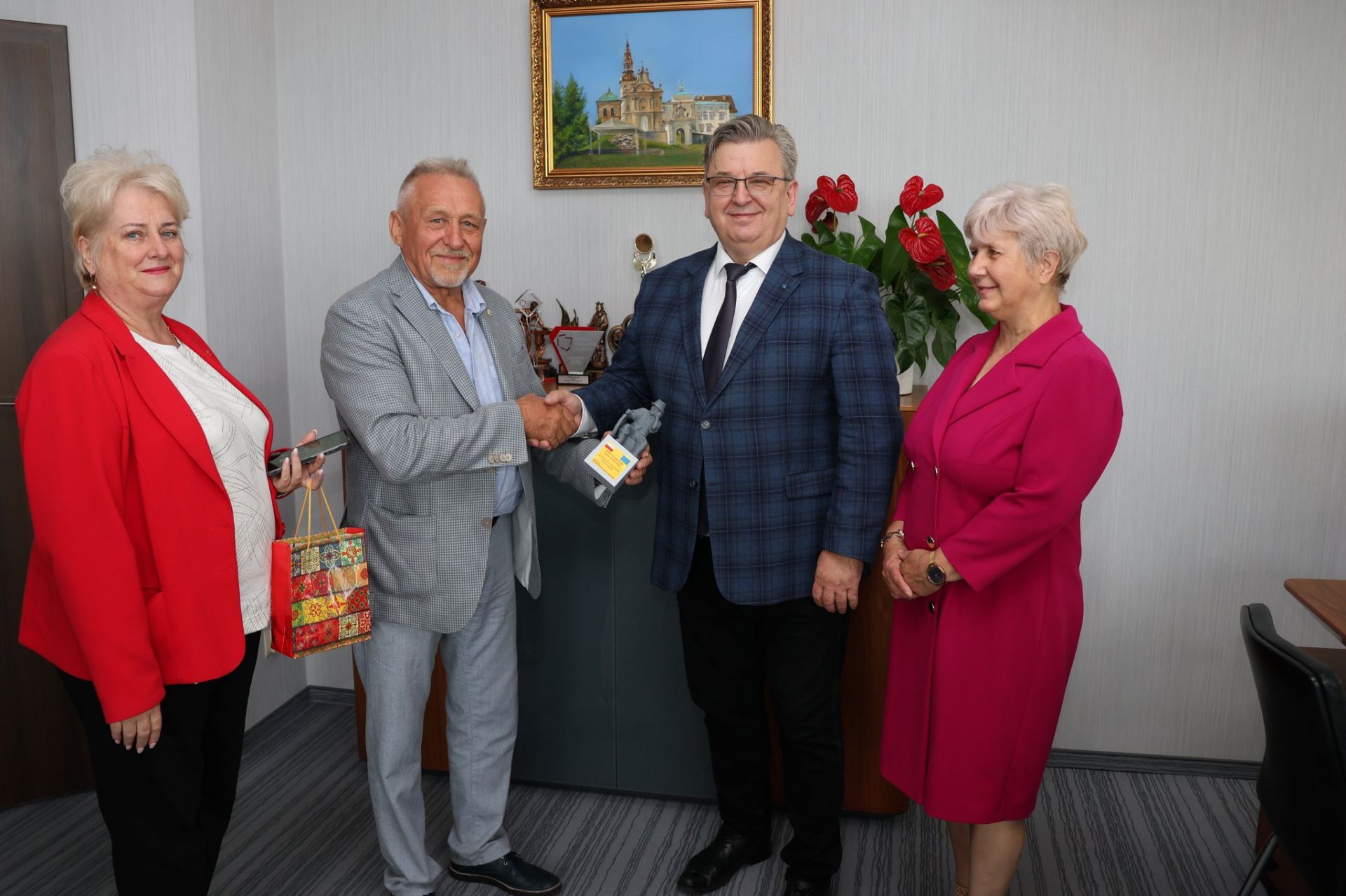 Starosta Kielecki z podziękowaniami od Stowarzyszenia Sołtysów Ziemi Kieleckiej