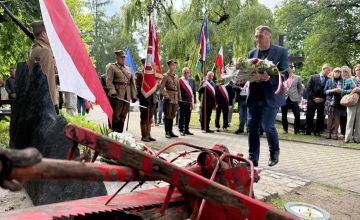 Pamiątkowa tablica pamięci ofiar Rzezi Wołyńskiej