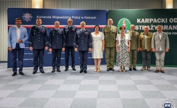 Uroczyste podpisanie porozumień o współpracy na rzecz klas mundurowych w powiatowych szkołach
