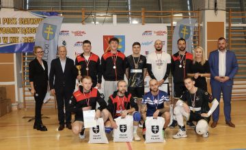 Siatkarze z Nowej Słupi z Pucharem Przewodniczącego Rady Powiatu