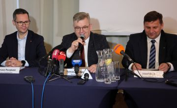 Klubowy Puchar Europy Karate Kielce 2025 - konferencja prasowa z udziałem Starosty Kieleckiego Tomasza Plebana. 