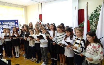 Przegląd Pieśni i Piosenki Patriotycznej w PZS w Chęcinach