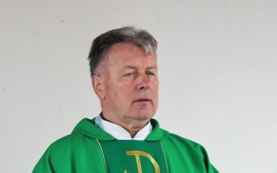 Ks. Zygmunt Kwieciński - proboszcz parafii w Piekoszowie podjął posługę misyjną w Kazachstanie