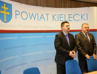Podpisanie umów z Organizacjami Pożytku Publicznego