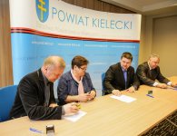 Stowarzyszenie Przyjaciół Domu Pomocy Społecznej Otwarte Serca w Łagiewnikach reprezentowali prezes Jerzy Kulpiński, skarbnik Bożena Janecka