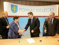 Stowarzyszenie Przyjaciół Domu Pomocy Społecznej Otwarte Serca w Łagiewnikach reprezentowali prezes Jerzy Kulpiński, skarbnik Bożena Janecka