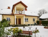 Agroturystyka Bieliny, Gospodarstwo Agroturystyczne „Orzechowa Zagroda” z Nowej Słupi i Gospodarstwo Agroturystyczne „Pod Bukiem” z Bodzentyna