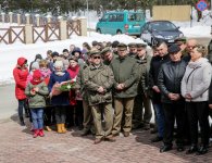 Obchody 77. rocznicy zbrodni katyńskiej przy pomniku Trzech Krzyży w Hucie Szklanej