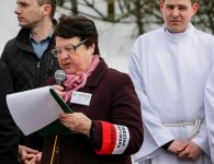 Obchody 77. rocznicy zbrodni katyńskiej przy pomniku Trzech Krzyży w Hucie Szklanej
