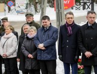 Obchody 77. rocznicy zbrodni katyńskiej przy pomniku Trzech Krzyży w Hucie Szklanej