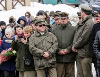 Obchody 77. rocznicy zbrodni katyńskiej przy pomniku Trzech Krzyży w Hucie Szklanej