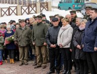 Obchody 77. rocznicy zbrodni katyńskiej przy pomniku Trzech Krzyży w Hucie Szklanej