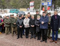 Obchody 77. rocznicy zbrodni katyńskiej przy pomniku Trzech Krzyży w Hucie Szklanej