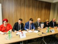 Podpisanie umowy w sprawie przebudowy mostu w Barczy