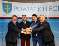 Podpisanie umowy w sprawie przebudowy mostu w Barczy