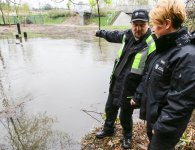 Starosta kielecki Michał Godowski monitorował stan wód w gminach Sitkówka-Nowiny i Chęciny