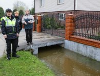 Starosta kielecki Michał Godowski monitorował stan wód w gminach Sitkówka-Nowiny i Chęciny