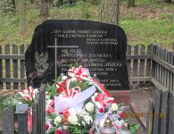 Uroczystości patriotyczne w Dobrzeszowie, upamiętniające ofiary II wojny światowej