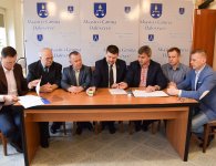 Podpisanie umów w Daleszycach