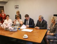 Podpisanie umów z Warsztatami Terapii Zajęciowej w Osinach