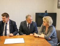 Podpisanie umów z Warsztatami Terapii Zajęciowej w Osinach