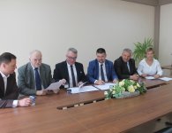 Podpisanie umów na remonty dróg i chodników w Łagowie
