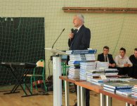 Świadectwa rozdane, uczniowie mają wakacje