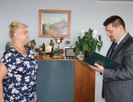 Jubileusze pracy obchodziły dwie pracownice kieleckiego starostwa - Wiesława Knez i Jolanta Sotkiewicz. 