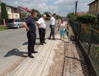 Objazd po inwestycjach powaitu kieleckiego w Chęcinach